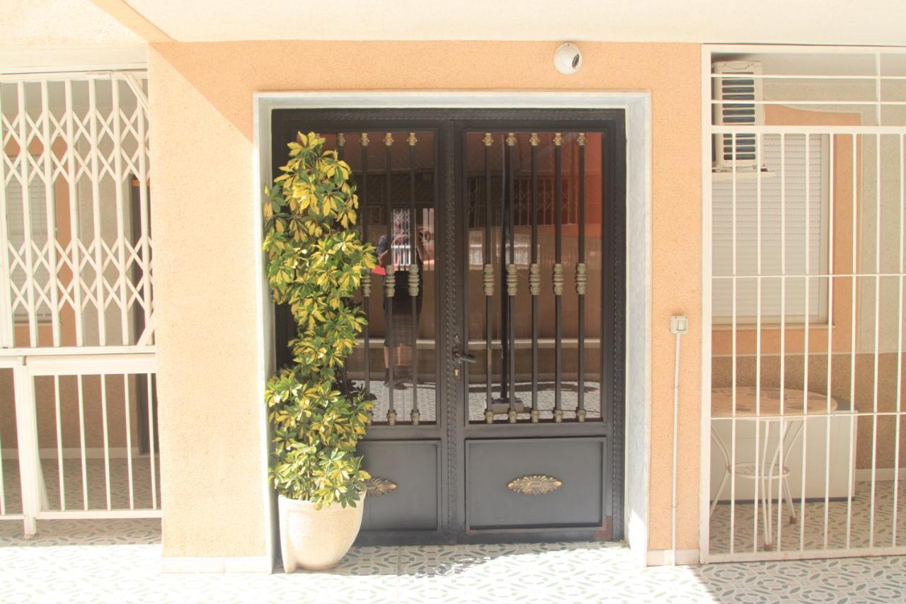 Apartamento Urbano Arregui Apartment Torrevieja Bagian luar foto