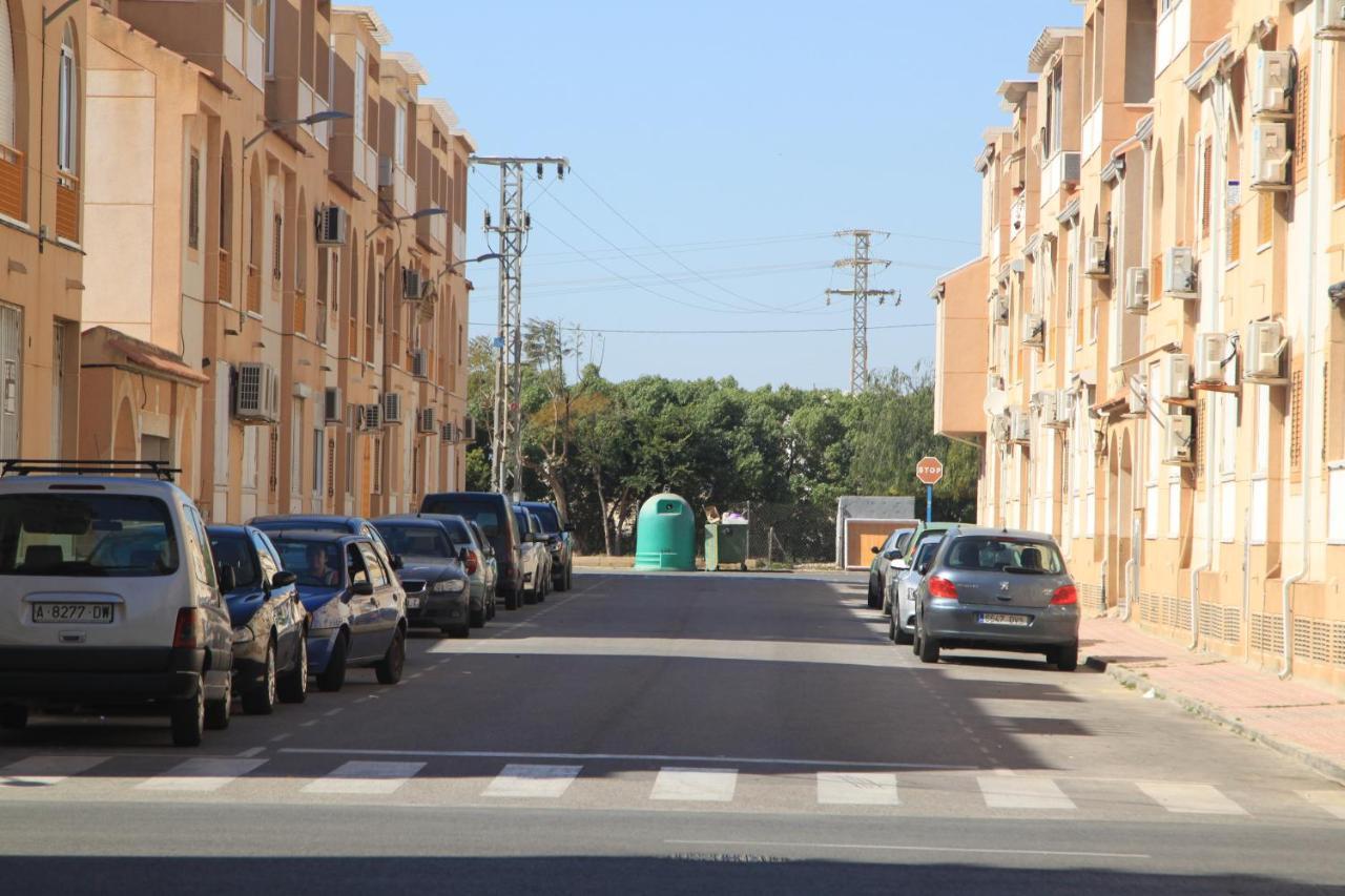 Apartamento Urbano Arregui Apartment Torrevieja Bagian luar foto