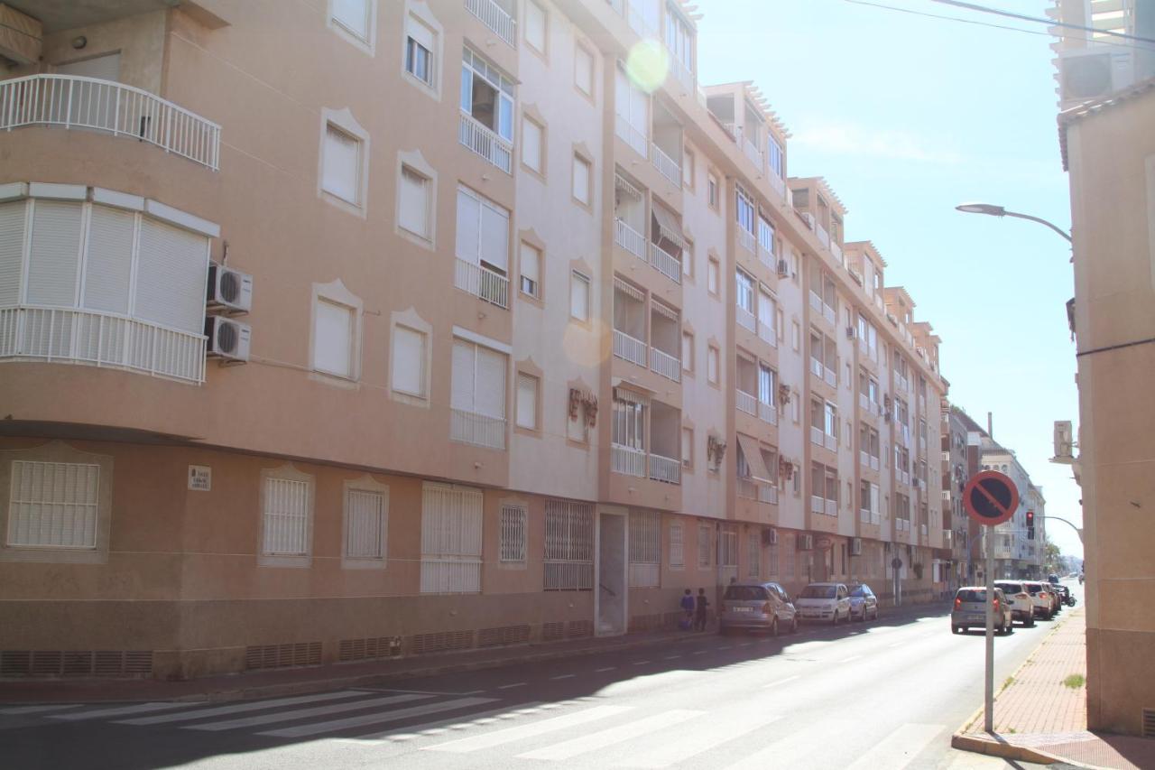 Apartamento Urbano Arregui Apartment Torrevieja Bagian luar foto