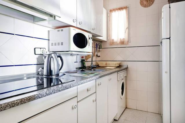 Apartamento Urbano Arregui Apartment Torrevieja Bagian luar foto